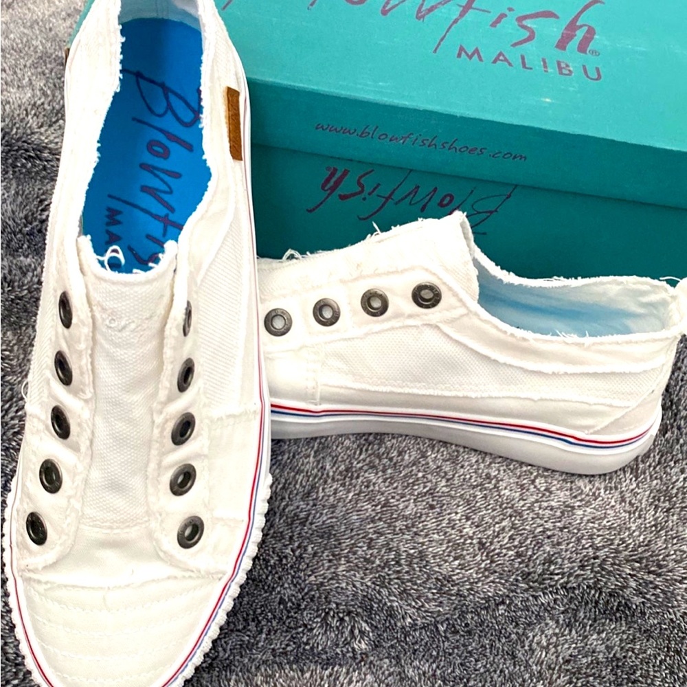 White wash White color washed canvas sneakers
